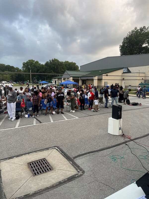 Crowd at the Taste of the South Festival enjoying Starban's performance